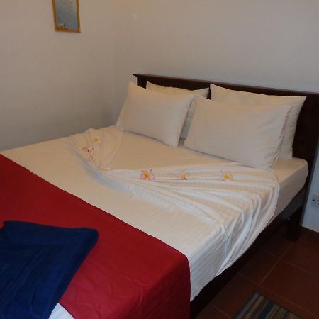 Kochchikade Explore Hostels Negombo מראה חיצוני תמונה