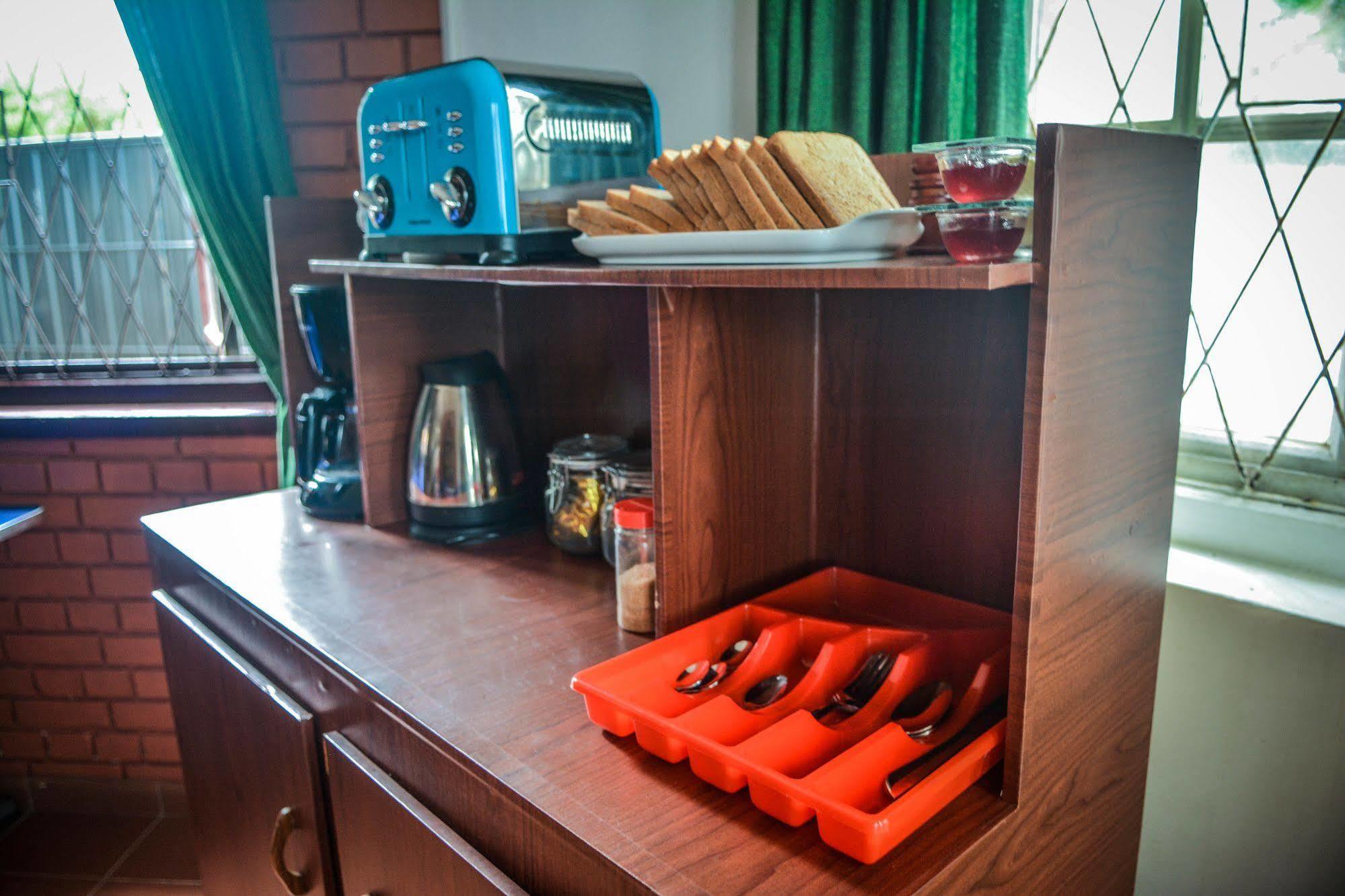 Kochchikade Explore Hostels Negombo מראה חיצוני תמונה